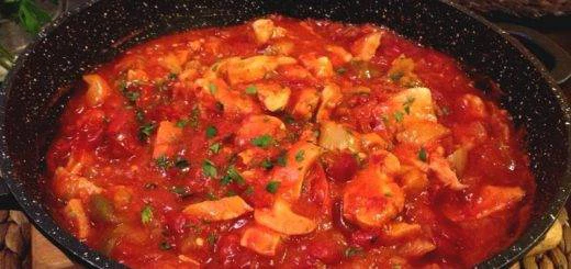 Kavarma, ragoût de Bulgarie au poulet et légumes