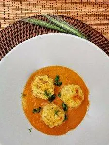 Malai kofta, boulettes de pommes de terre indiennes, sauce crémeuse