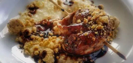 Canard caramélisé soja miel, purée et crumble