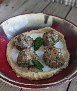 Keftedes, boulettes grecques à la menthe
